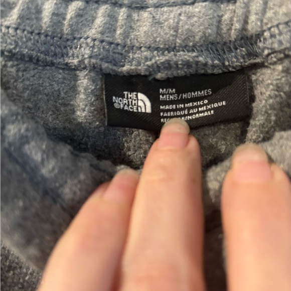 The North Face Gray Sweatpants Relaxed Fit - Picture 2 of 3